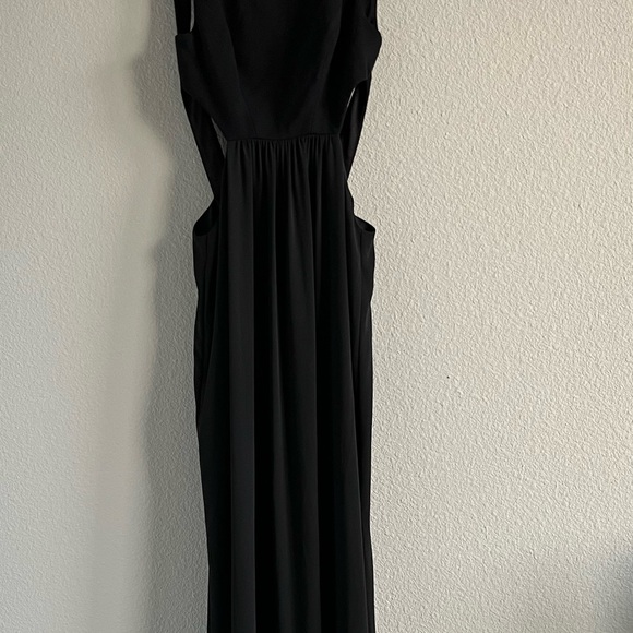 BCBGMaxAzria Black Angelinah Contrast Cutout Gown - Size 2 - Picture 3 of 13